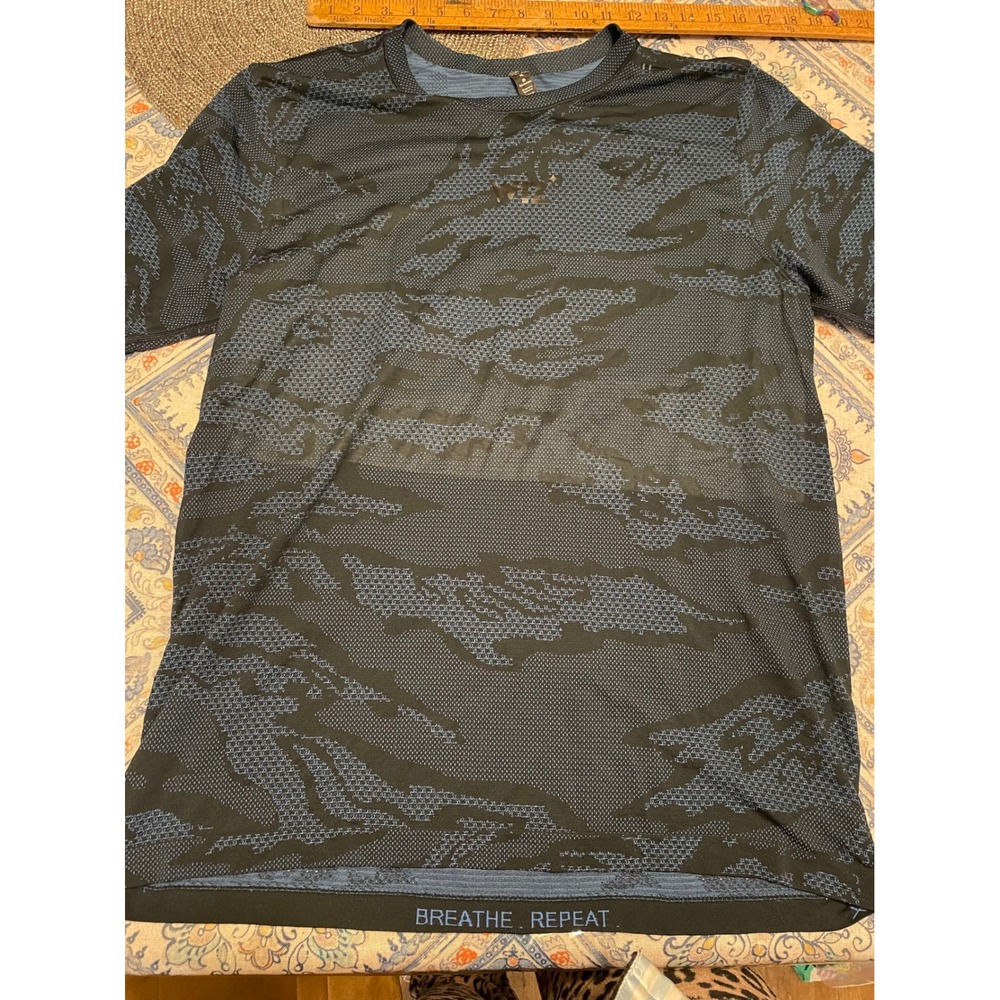 Lululemon Metal Vent Tech SS 2.0 Shirt Mens XL Blue Black Tiger Camo USA Logo